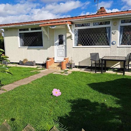 Beach & Tonic Beachside Chalet Humberston Dış mekan fotoğraf