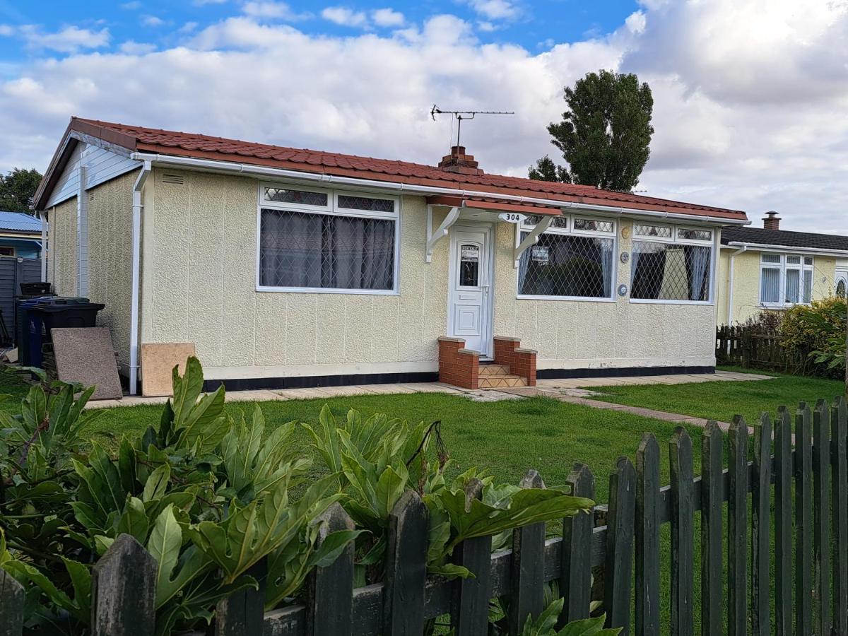 Beach & Tonic Beachside Chalet Humberston Dış mekan fotoğraf