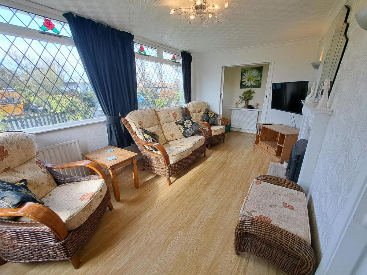 Beach & Tonic Beachside Chalet Humberston Dış mekan fotoğraf