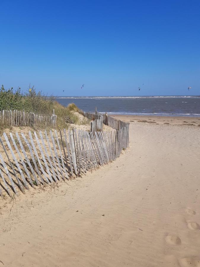 Beach & Tonic Beachside Chalet Humberston Dış mekan fotoğraf